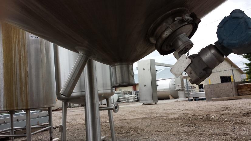 Usado 500 GALLON MIX TANK.  CHERRY/BURRELL SERIAL E-293-90-A/NO.FK5