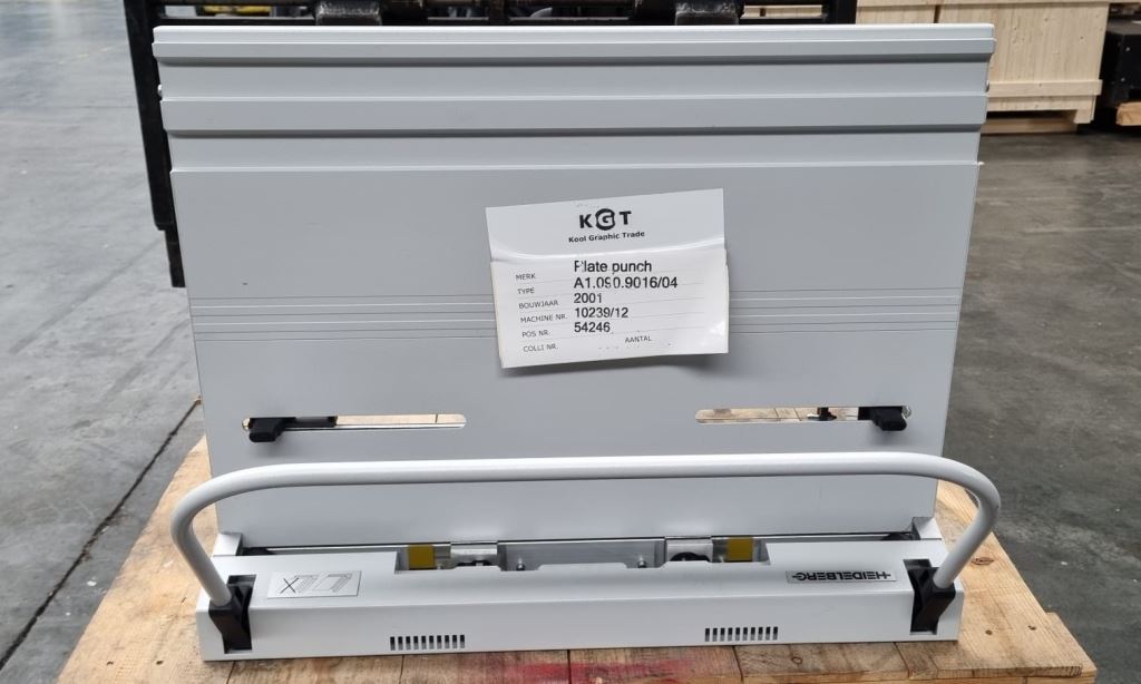 Used Heidelberg plate punch (2001)