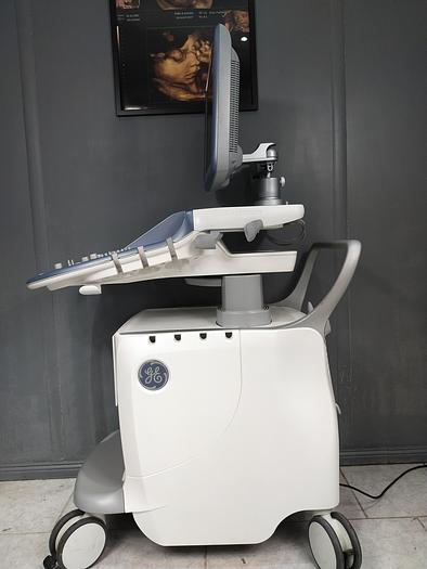 Gebraucht GE Voluson E8 Expert Ultraschallgerät mit RAB4-8-D Sonde und DVD Brenner SW: BT13