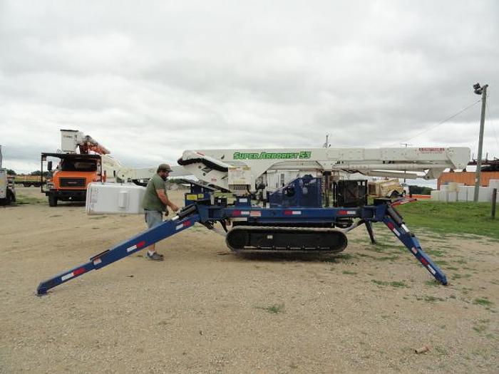 Used 2014 skylift/ versalift SUPER ARBORIST 53/VST521