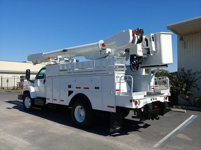 Used Altec AM855 60ft Over-center Bucket Boom on 2009 Chevrolet C8500 Utility Truck - 09489