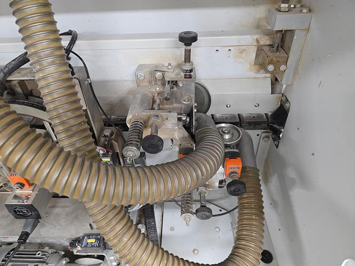 Used 2008 Holzher Sprint 1321 edgebander with servo trim adjustments