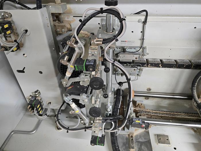 Used 2008 Holzher Sprint 1321 edgebander with servo trim adjustments