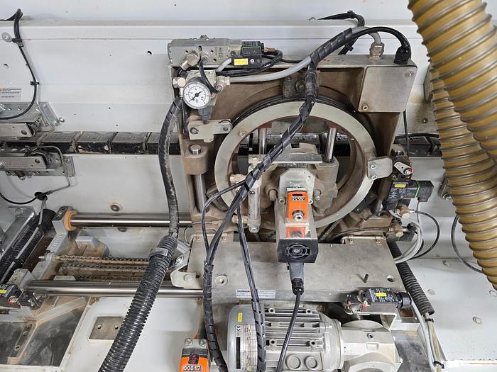 Used 2008 Holzher Sprint 1321 edgebander with servo trim adjustments