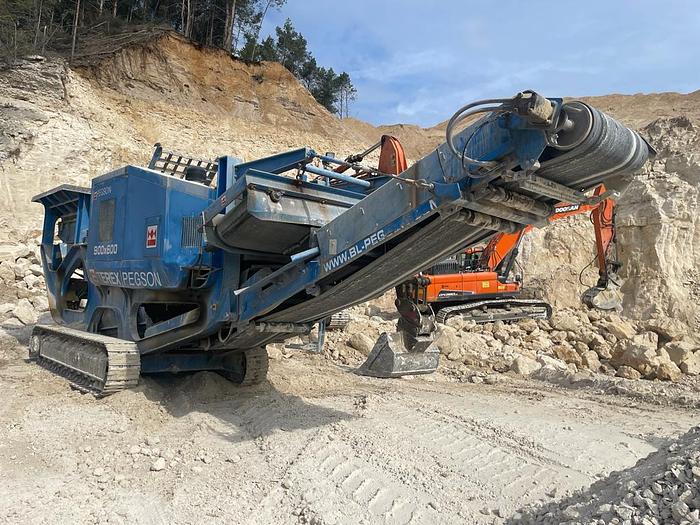 Used 2004 Terex Pegson Metrotrak 900 x 600