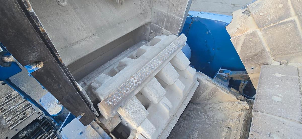 Used 2005 Pegson 428 Impact crusher