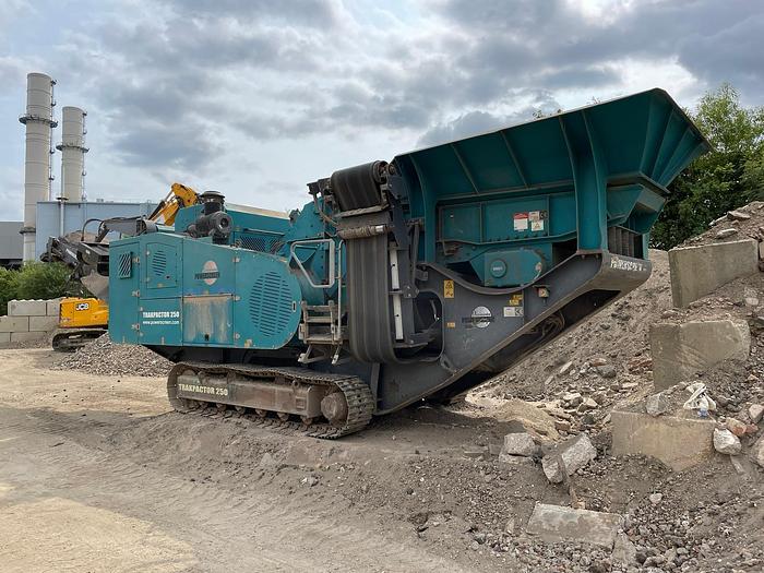 Used Powerscreen Trackpactor 250