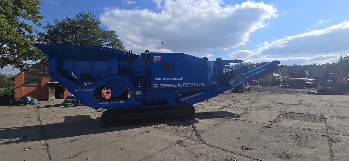Used 2001 Terex Pegson Metrotrak 900 x 600