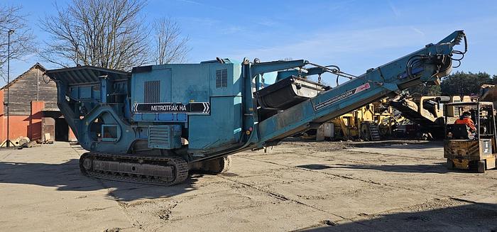Used 2013 Powerscreen Metrotrak 900 x 600