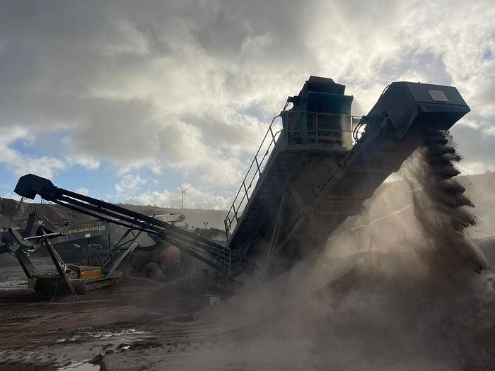 Used 2018 Powerscreen 2200 3 Deck Screen 