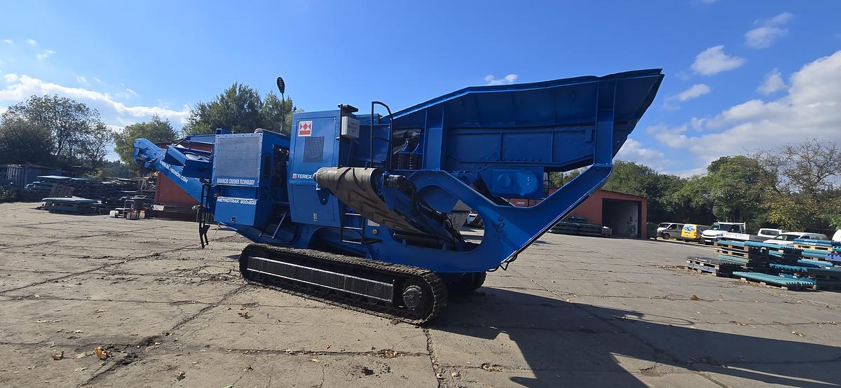 Used 2001 Terex Pegson Metrotrak 900 x 600