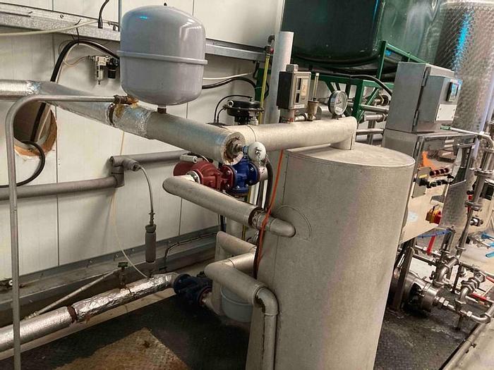 D'occasion COMPLETE FILLING AND CAPPING SYSTEM