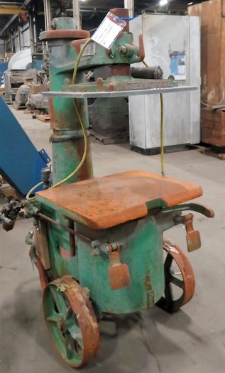 Used INTERNATIONAL LVJS MOLDING SQUEEZER