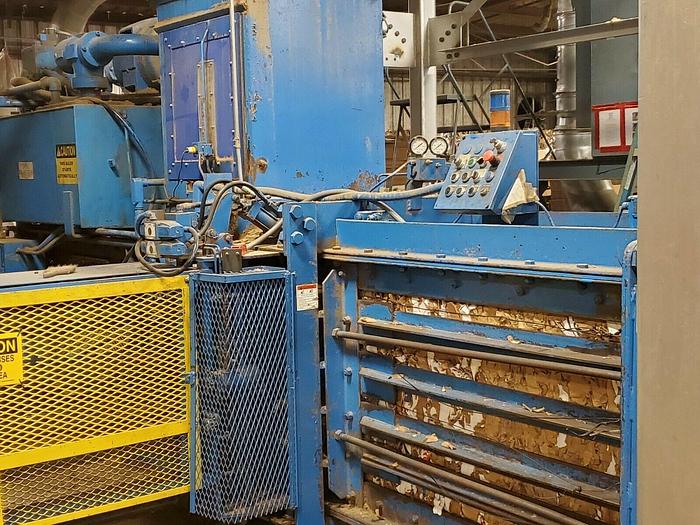 Used AMERICAN HORIZONTAL AUTO-TIE BALER MODEL 12847 60 HP