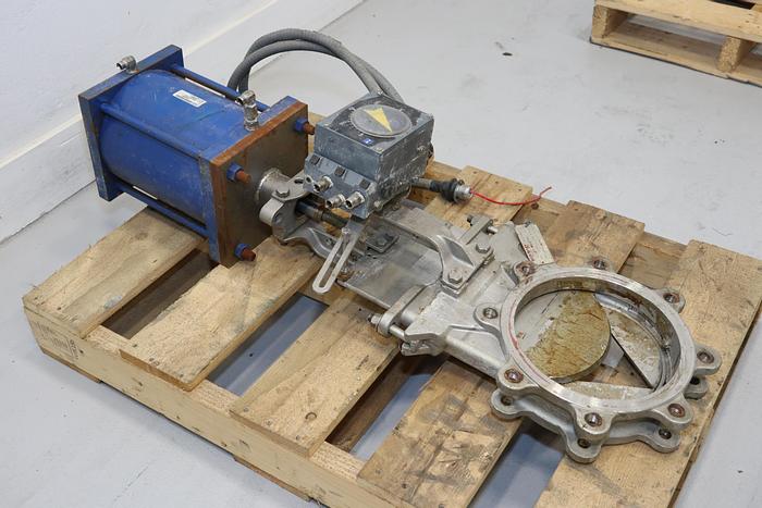 Used FNW 8" Air Operated V-Port Knife Gate Valve #44182