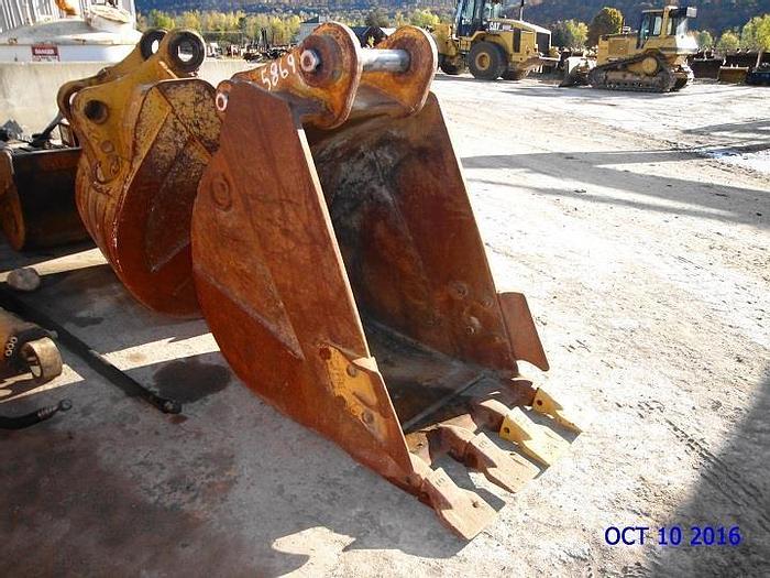 Used 28"/ 31 3/4"GP BUCKET WITH 4 SPADE NOSE TEETH, SIDE CUTTERS, 70mm PIN SIZE, 1...