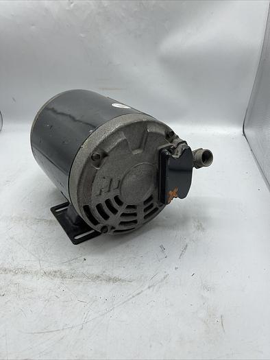 Used Dayton 3N042M, PH 3, HP 3/4, RPM 1725. Pics