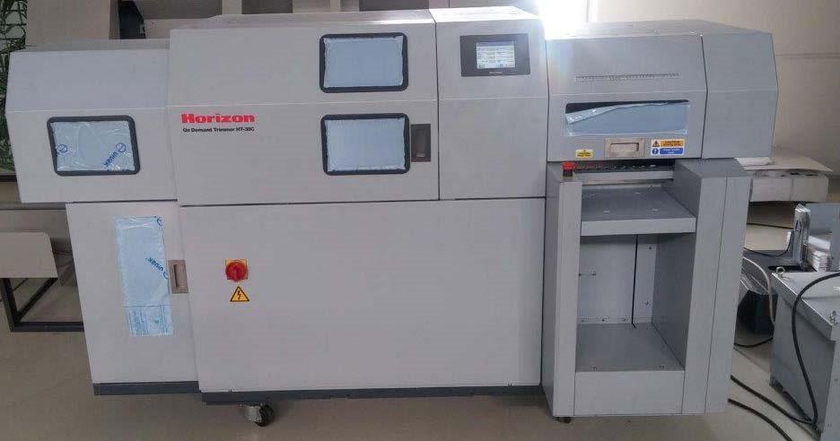 Used Horizon HT30 C automatic rotary threeknife trimmer 2012
