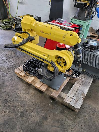 Refurbished Fanuc Arcmate 120ic with R30ib Controller and Lincoln R350 Welder - Low Hours