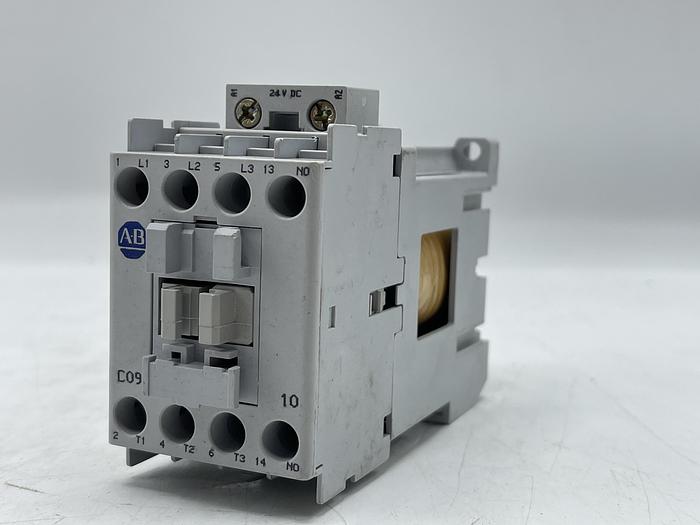 Used AB ALLEN BRADLEY 100-C09Z*10 Ser 10