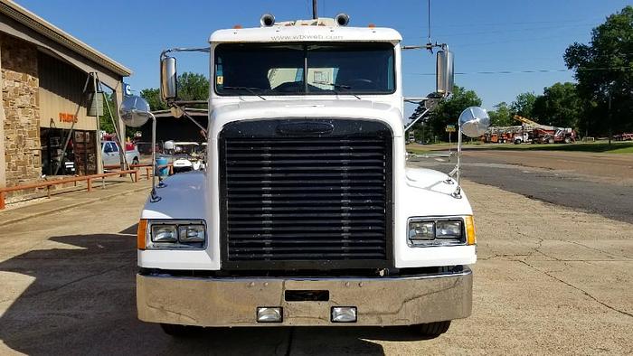 Used 2000 Freightliner FLD120