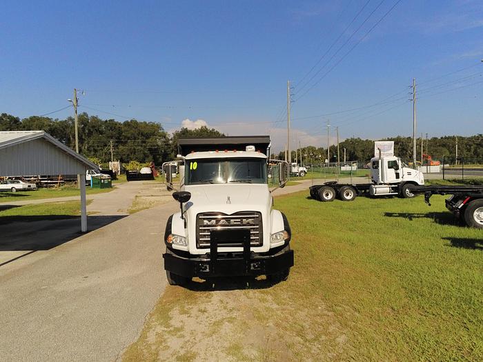 Used 2010 MACK GU 813