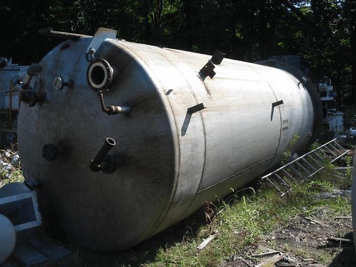 Used 5,000 GALLON VERTICAL STORAGE TANK – S/S – INTERNAL COIL
