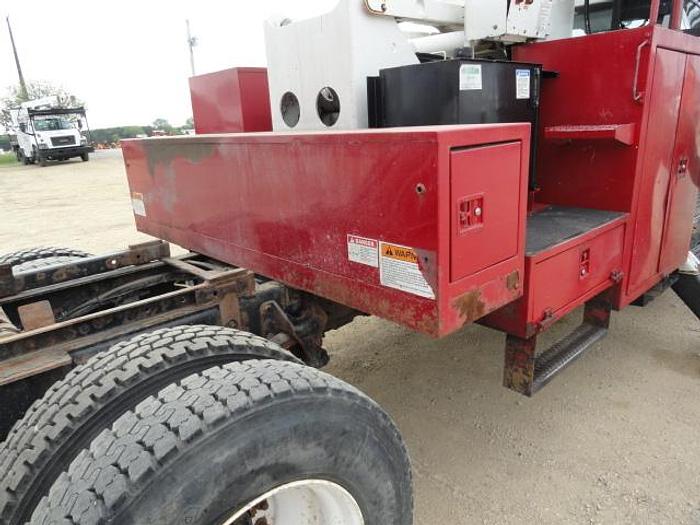 Used 2011 versalift V0270E