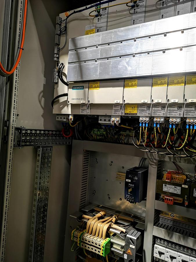 Used CNC 5 AXIS MILLING - HERMLE C40U-2009-WITH FULL TOOLS ACCESSORIESS