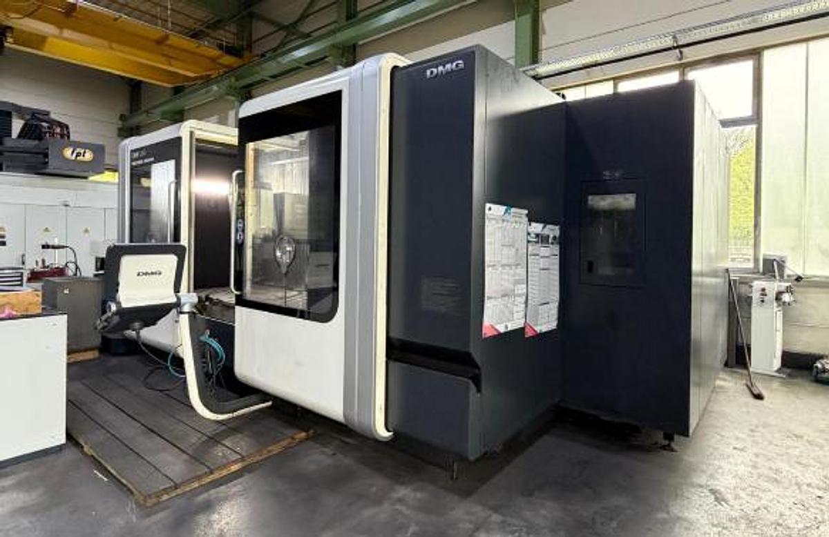 Used USED CNC DMF260/11 WITH TOOLS AND ACCESSORIESS