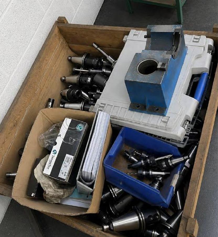Used USED CNC DMF260/11 WITH TOOLS AND ACCESSORIESS