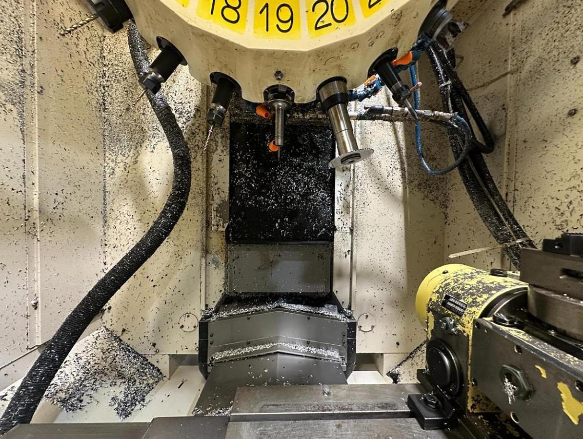 Used CNC Fanuc Robodrill T21iE 5-Axis Vertical Machining Centre – 2007 T21iE 5-Axis