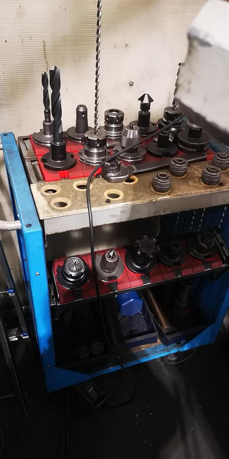 Used Technical data  Travel distances • X-axis (rotary table): 1,500 mm • Y-axis (vertical spindle): 1,300 mm • Z-axis (horizontal spindle): 750 mm  Control • CNC control: Control conversion to Heidenhain TNC 355 Conversion to Heidenhain TNC 415 possible  Automatic swivel head  (Switch between horizontal and vertical machining) Quill 120 mm Milling spindle holder SK 50 Speed 2,500 rpm  Year of manufacture 1994 • 2016 – General overhaul  Stepless NC rotary table • Rückle PKTF 55 • Clamping surface: 1500 x 1250 mm  Translated with DeepL.com (free version)