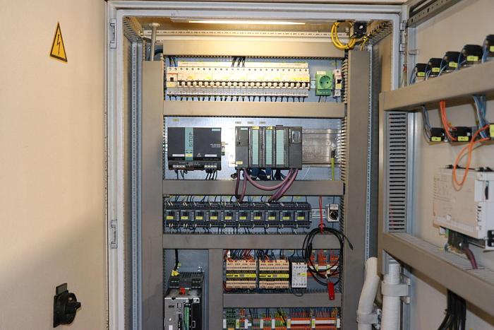 Used TWIN ROBOT WELDING CELL SEVERT-OTC 