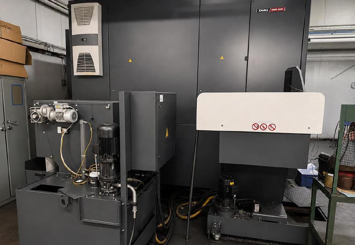Used USED CNC DMF260/11 WITH TOOLS AND ACCESSORIESS
