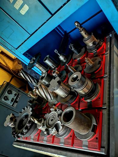 Used CNC BORING MILL WOTAN RAPID 1 WITH HUGE AMOUNT OF TOOLING