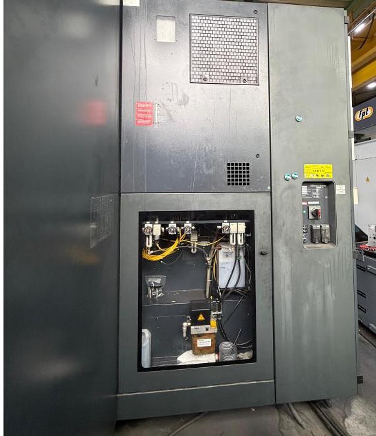 Used USED CNC DMF260/11 WITH TOOLS AND ACCESSORIESS