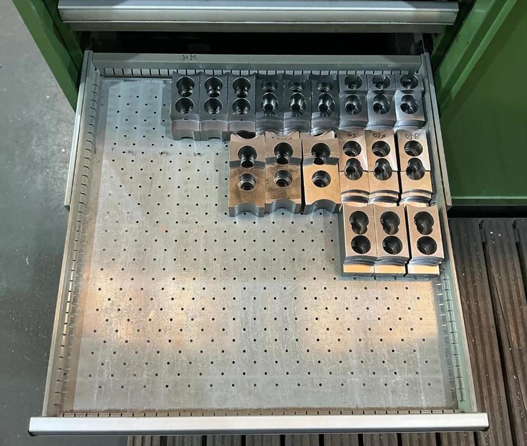 Used MAZAK CT 4500M TURNING AND MILLING CENTRE WITH TOOLS AND ACCESSORIESS -LOW HOURS