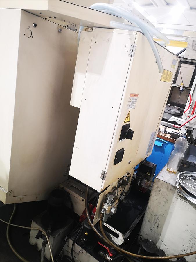 Used  CNC FANUC ROBODRILL ALPHA -D21L iB5