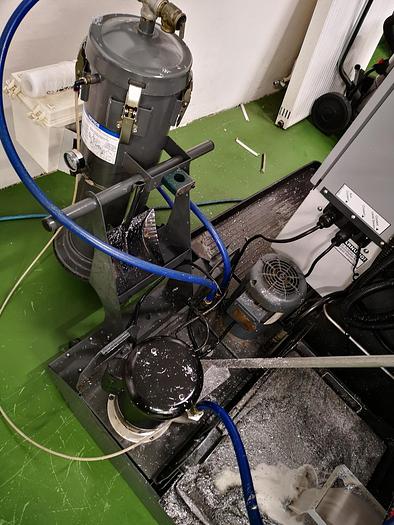 Used VERTICAL MACHINING CENTER HAAS VF2 TR - WITH COOLING TROUGH SPINDLE