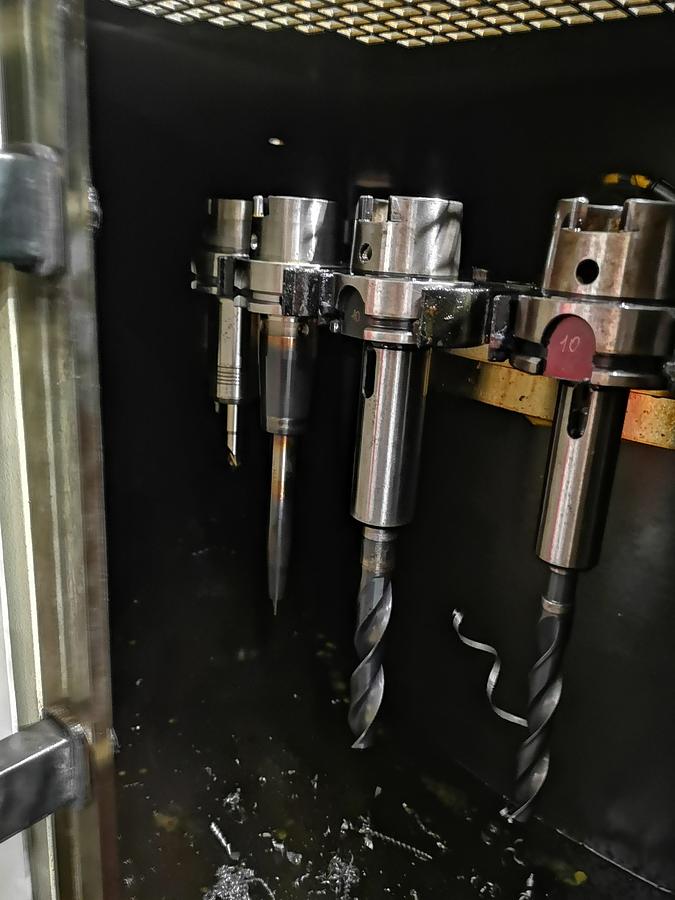 Used CNC 5 AXIS MILLING - HERMLE C40U-2009-WITH FULL TOOLS ACCESSORIESS