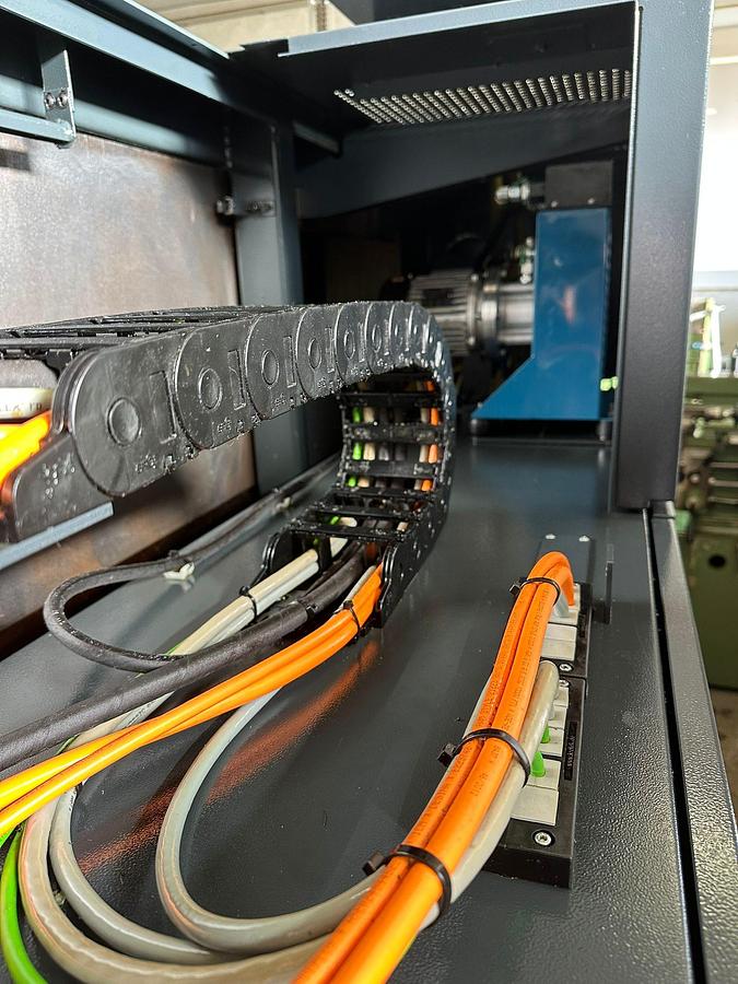 Used DMG NEF400 V3 5.Generation