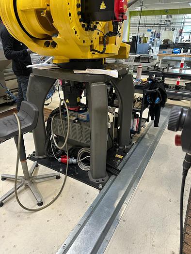 Used CNC 5 AXIS MT-RENT WITH ROBOT PALETIZATION - GREAT OPORTUNETEY