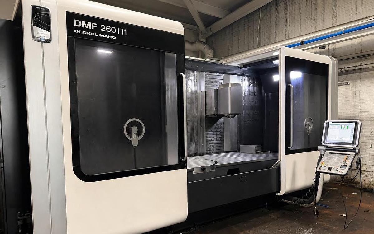 Used USED CNC DMF260/11 WITH TOOLS AND ACCESSORIESS
