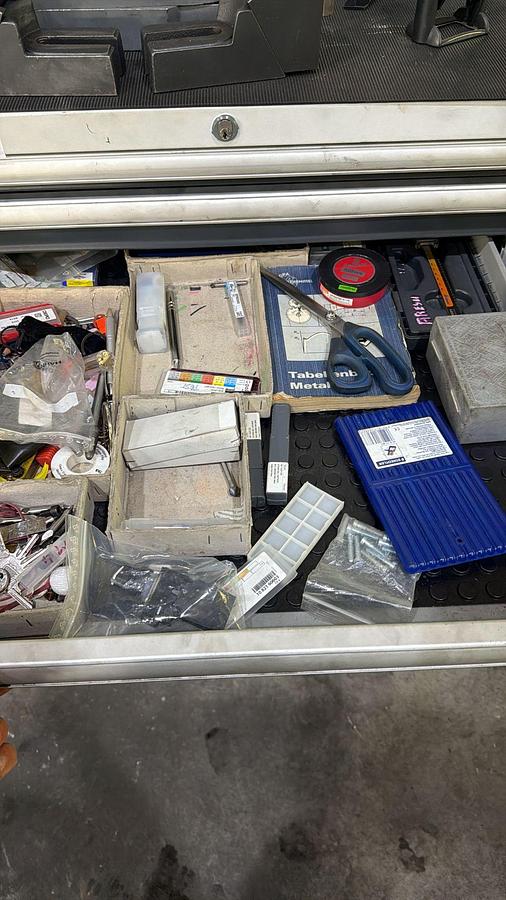 Used CNC TOOL MILLING -DMU80T-4 AXES  WITH FULL TOOLINGS ACCESSORIESS 