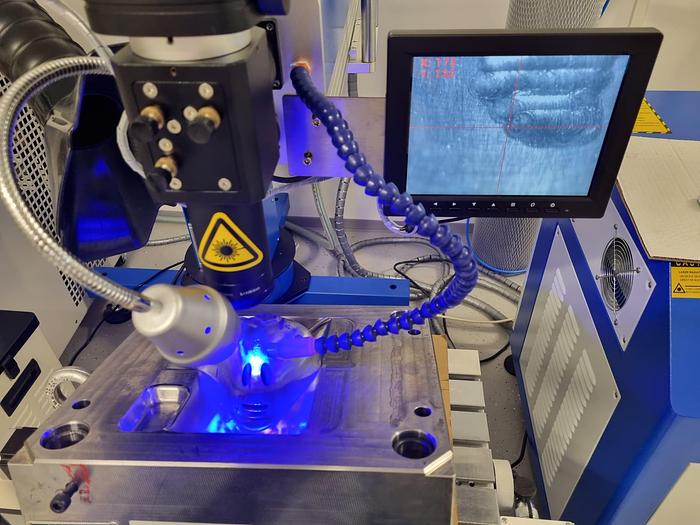 Used LASER WELDING 400W WITH 4 TH AXIS 