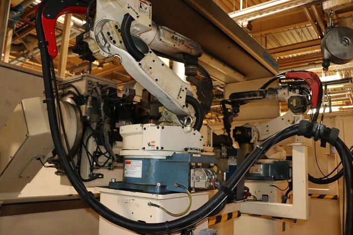Used TWIN ROBOT WELDING CELL SEVERT-OTC 