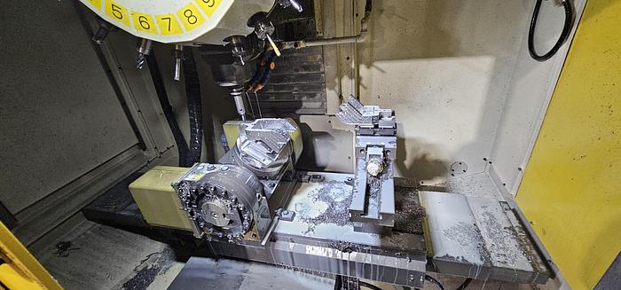 Used CNC FANUC-ROBODRILL ALPHA-D21L iB5ADV 5AXIS 3+2