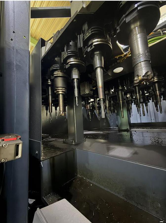 Used USED CNC DMF260/11 WITH TOOLS AND ACCESSORIESS