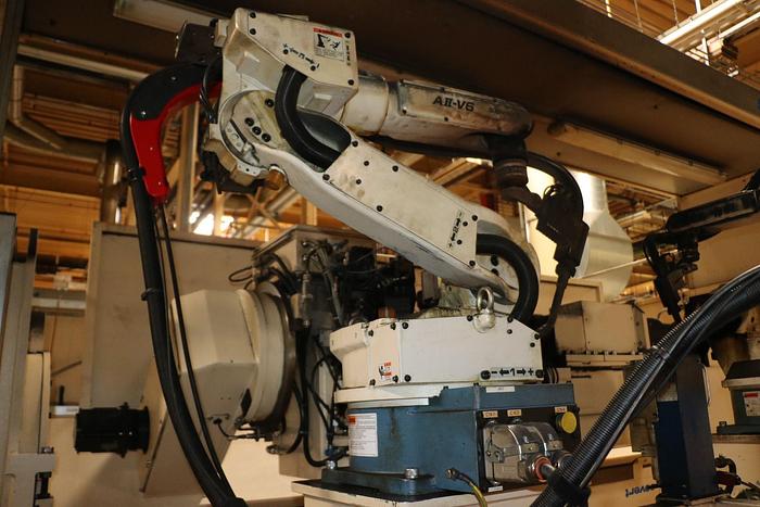 Used TWIN ROBOT WELDING CELL SEVERT-OTC 